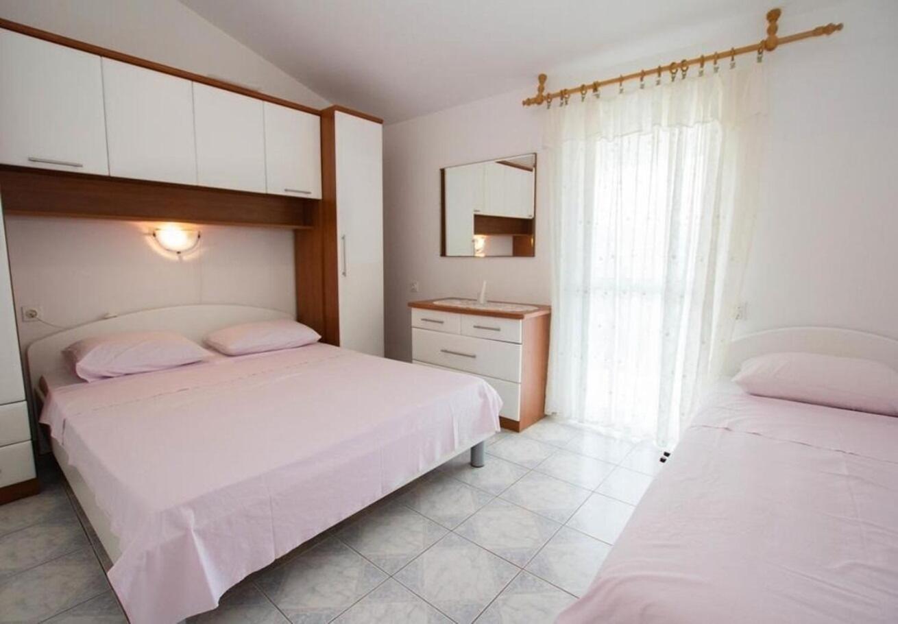 Apartments Juri Sućuraj 外观 照片